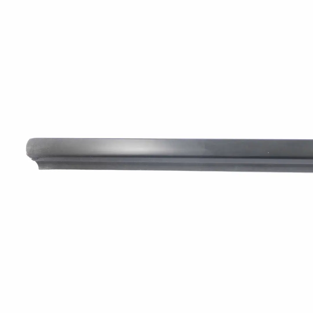 Striscia rivestimento della porta anteriore destra Mercedes W203 - SKU A2036903680-1 - Numero di parte A2036903680