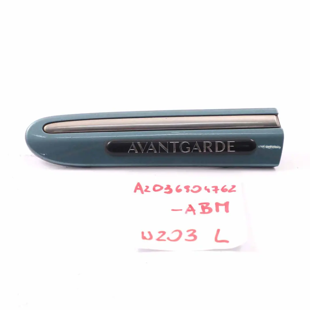 Parafango anteriore sinistro Modanatura Aragonite 941 per Mercedes W203 con numero di parte A2036904762 Mercedes W203 Parafango anteriore sinistro Modanatura Aragonite 941 - SKU A2036904762-ABM - Numero di parte A2036904762