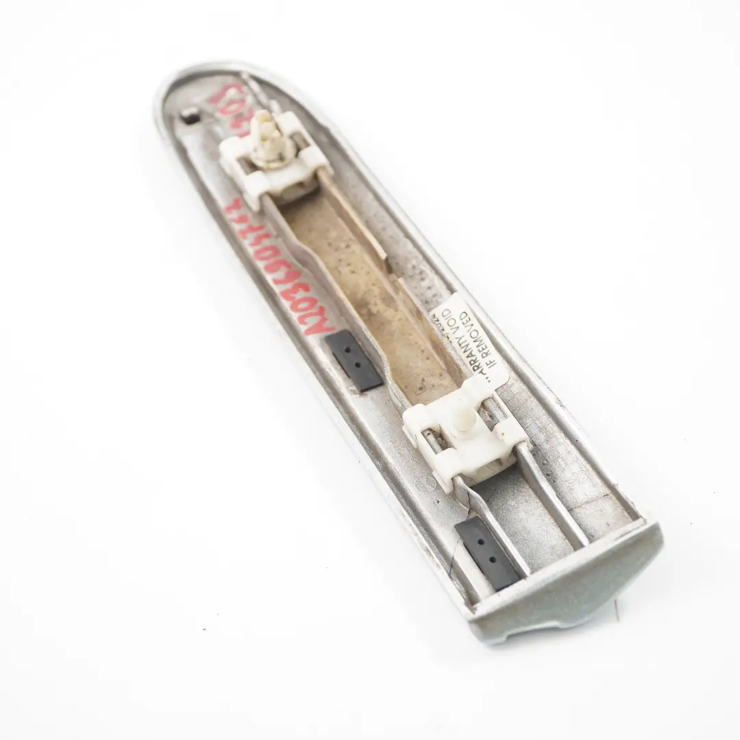 Guardabarros delantero izquierdo Moldura Iridium Plata para Mercedes W203 con número de pieza A2036904762 Mercedes W203 Guardabarros delantero izquierdo Moldura Iridium Plata - SKU A2036904762-IRS - Número de pieza A2036904762