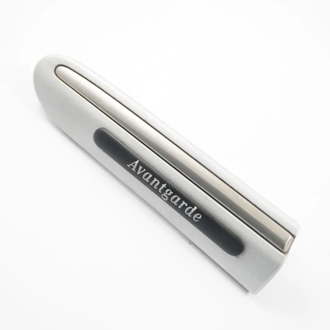 Mercedes W203 Aile avant gauche Moulage Argent Iridium 775 - SKU A2036904762-IRS - Numéro de pièce A2036904762
