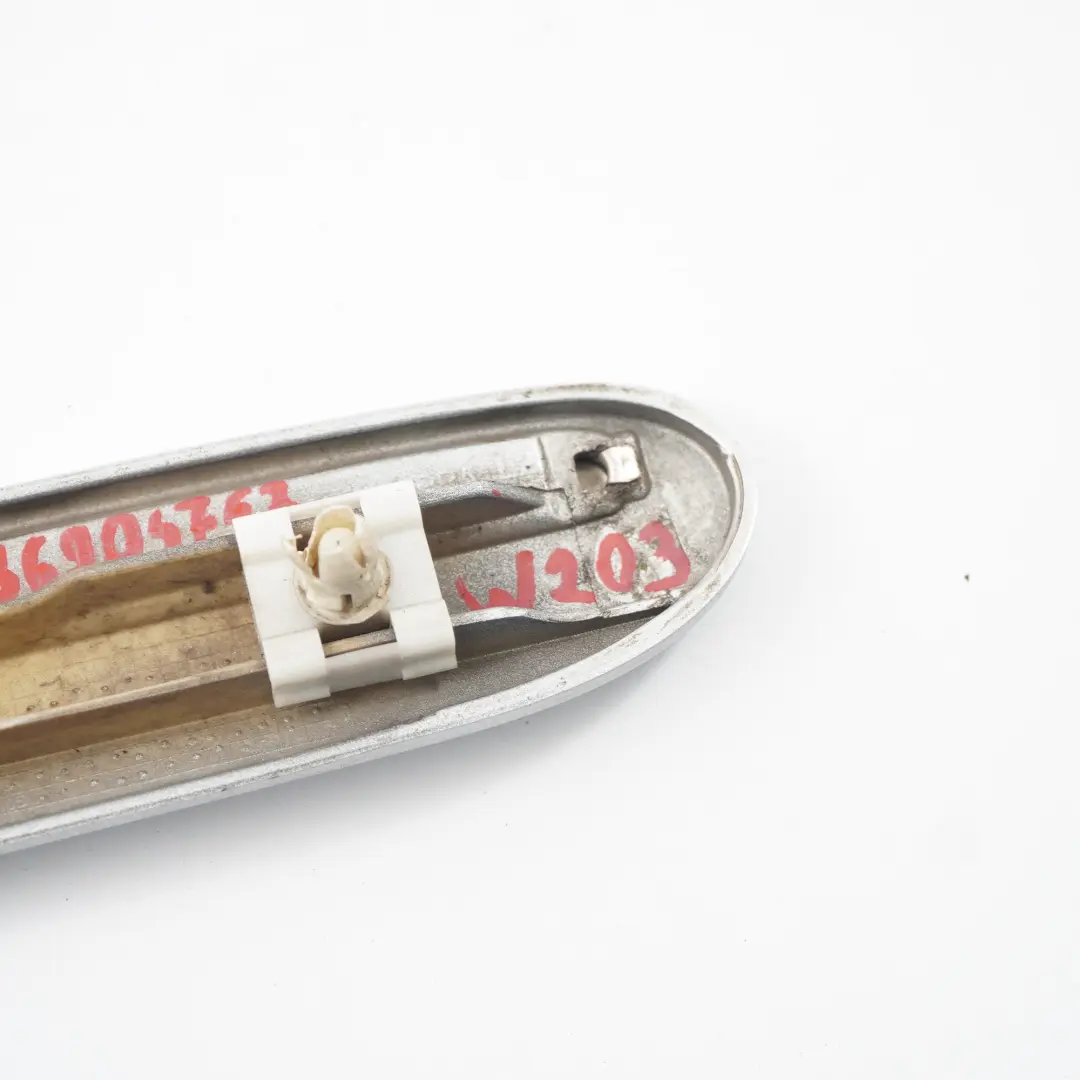 Guardabarros delantero izquierdo Moldura Iridium Plata para Mercedes W203 con número de pieza A2036904762 Mercedes W203 Guardabarros delantero izquierdo Moldura Iridium Plata - SKU A2036904762-IRS - Número de pieza A2036904762
