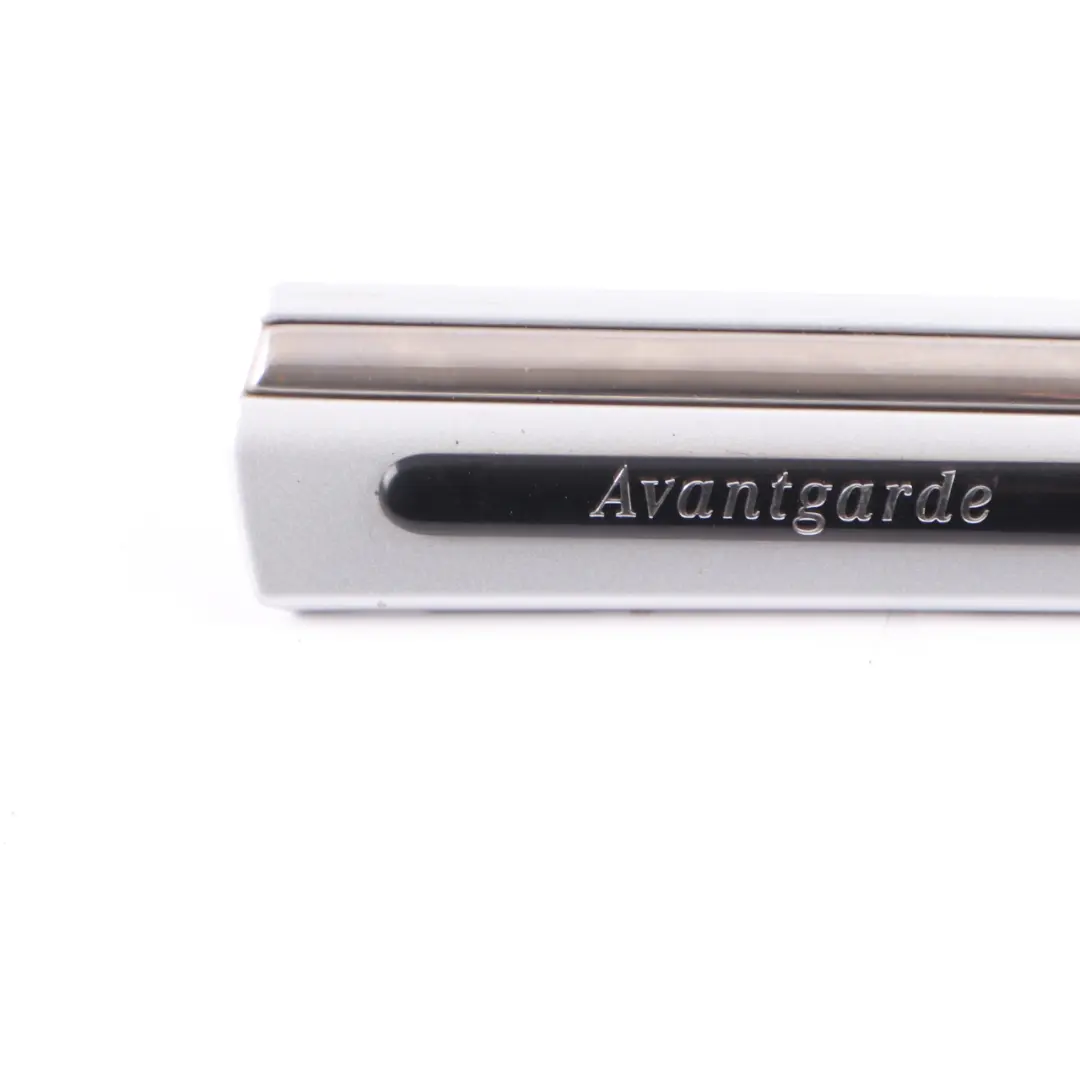 Mercedes W203 Moulure d'aile avant droite argent iridium - 775 - SKU A2036904862-IRS - Numéro de pièce A2036904862