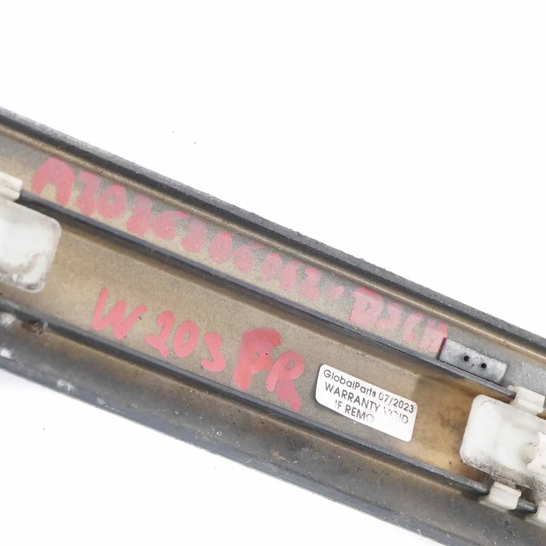 Striscia modanatura porta anteriore destra nero diamante - 768 per Mercedes W203 con numero di parte A2036905062 Mercedes W203 Striscia modanatura porta anteriore destra nero diamante - 768 - SKU A2036905062-DSCH - Numero di parte A2036905062