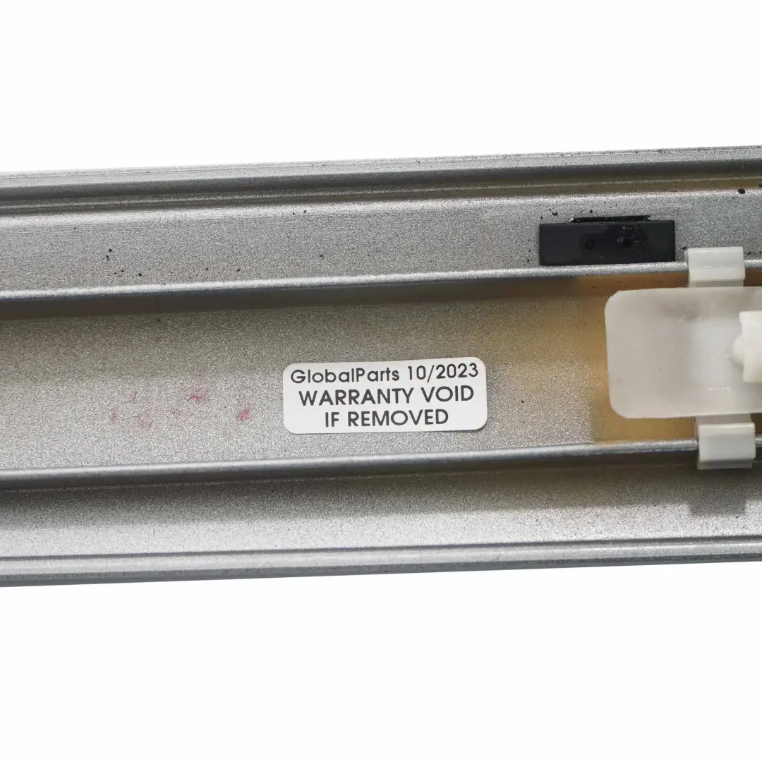 Mercedes W203 Moldura de puerta delantera derecha Banda Iridium Silver - 775 - SKU A2036905062-IRS - Número de pieza A2036905062