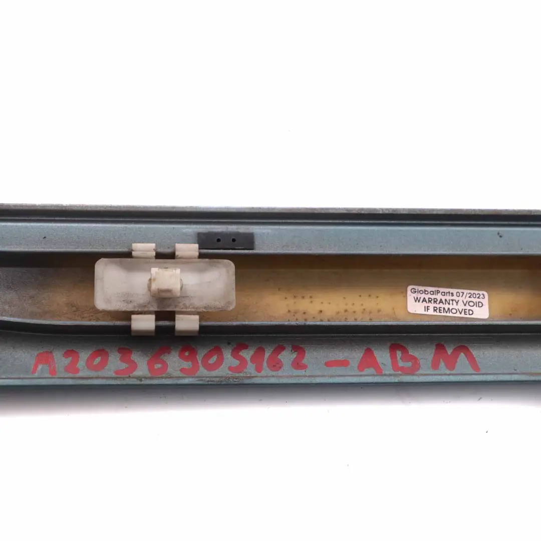 Moulure de porte arrière gauche Couverture Bleu Aragonite - 941 pour Mercedes W203 à propos du numéro de pièce A2036905162 Mercedes W203 Moulure de porte arrière gauche Couverture Bleu Aragonite - 941 - SKU A2036905162-ABM - Numéro de pièce A2036905162