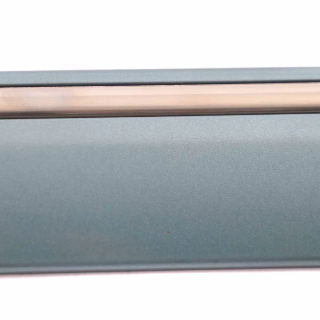 Striscia modanatura porta sinistra Copertura Aragonite Blu - 941 per Mercedes W203 con numero di parte A2036905162 Mercedes W203 Striscia modanatura porta sinistra Copertura Aragonite Blu - 941 - SKU A2036905162-ABM - Numero di parte A2036905162