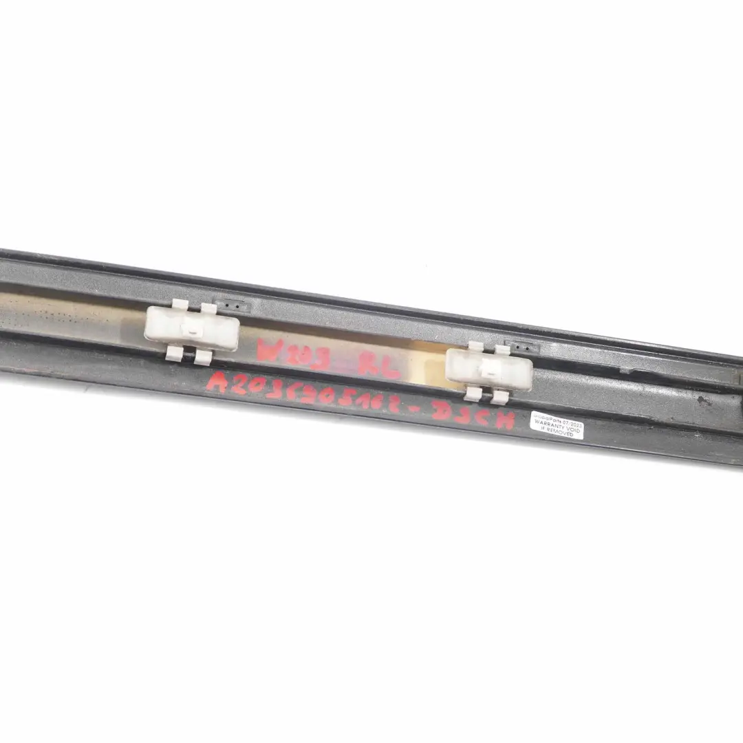 moldura puerta trasera izquierda Cubierta Negro Diamante - 768 para Mercedes W203 con número de pieza A2036905162 Mercedes W203 moldura puerta trasera izquierda Cubierta Negro Diamante - 768 - SKU A2036905162-DSCH - Número de pieza A2036905162