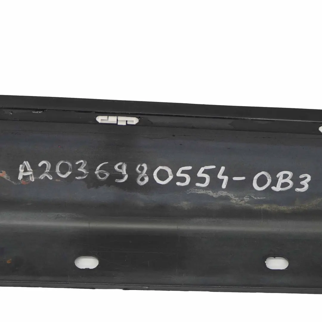 Faldón Cubre umbral embellecedor Izquierdo Negro Obsidiana - 197 para Mercedes CL203 con número de pieza A2036980554 Mercedes CL203 Faldón Cubre umbral embellecedor Izquierdo Negro Obsidiana - 197 - SKU A2036980554-OB3 - Número de pieza A2036980554