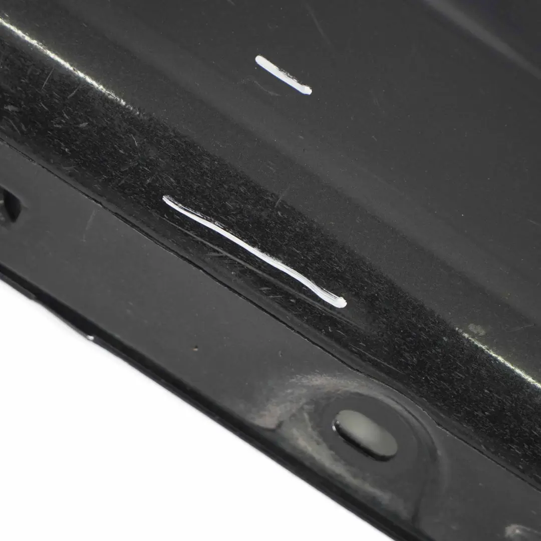 Bas de Porte Bouchon Droit Obsidian Noir - 197 pour Mercedes CLC CL203 à propos du numéro de pièce A2036980654 Mercedes CLC CL203 Bas de Porte Bouchon Droit Obsidian Noir - 197 - SKU A2036980654-OB - Numéro de pièce A2036980654