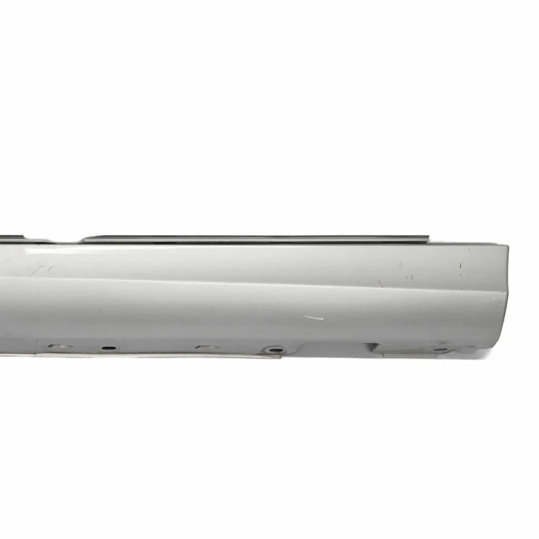 Schwellerleiste Blende Schweller Links Brillantsilber Metallic 354 für Mercedes W203 mit Teilenummer A2036981354 Mercedes W203 Schwellerleiste Blende Schweller Links Brillantsilber Metallic 354 - SKU A2036981354-BRS - Teilenummer A2036981354