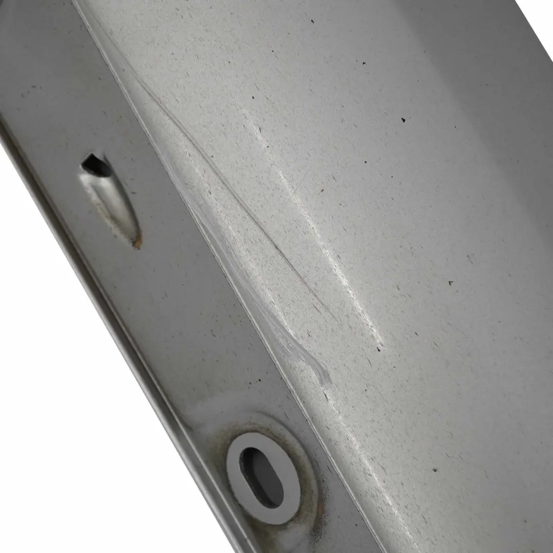 Umbral de puerta lateral cubierta izquierda Brilliant Silver 744 para Mercedes W203 con número de pieza A2036981354 Mercedes W203 Umbral de puerta lateral cubierta izquierda Brilliant Silver 744 - SKU A2036981354-BRS - Número de pieza A2036981354