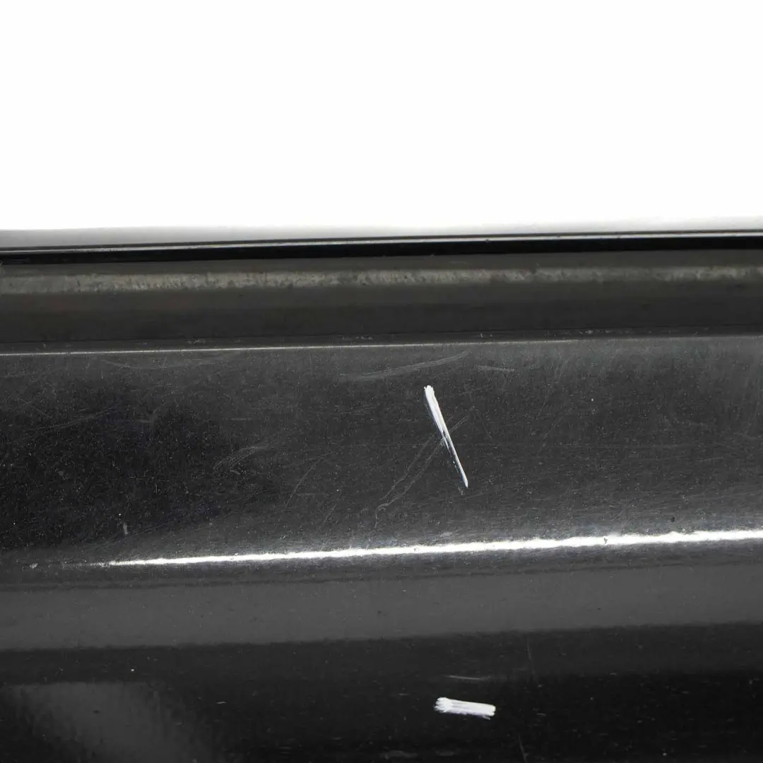 Mercedes W203 Couvre seuil porte latérale droite noir obsidien métallisé - 197 - SKU A2036981454-OB1 - Numéro de pièce A2036981454