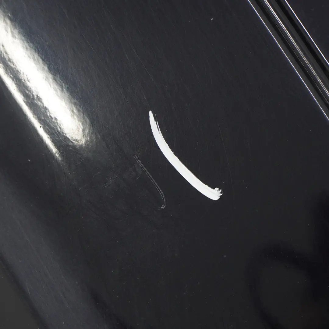 Tür vorne links Diamantschwarz Diamond Black Metallic - 768 für Mercedes W203 mit Teilenummer A2037200105 Mercedes W203 Tür vorne links Diamantschwarz Diamond Black Metallic - 768 - SKU A2037200105-DSCH - Teilenummer A2037200105