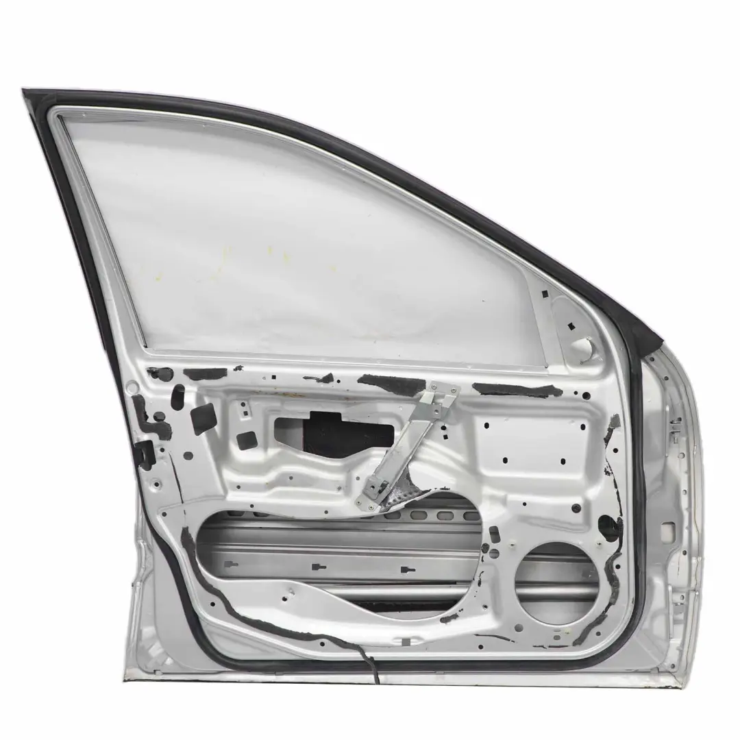 Porta anteriore sinistra Iridium Silver Metallic - 775 per Mercedes W203 con numero di parte A2037200105 Mercedes W203 Porta anteriore sinistra Iridium Silver Metallic - 775 - SKU A2037200105-IRS1 - Numero di parte A2037200105