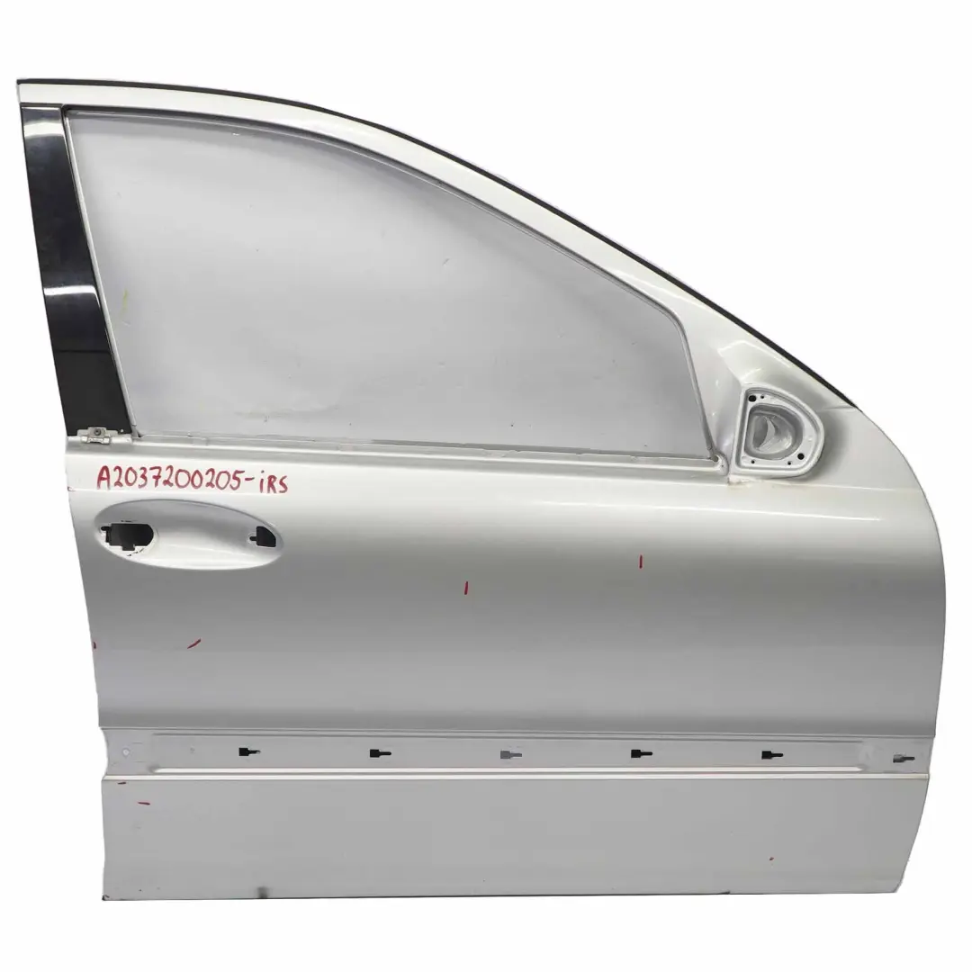 Puerta Delantera Derecha Iridium Silver Metallic - 775 para Mercedes W203 con número de pieza A2037200205 Mercedes W203 Puerta Delantera Derecha Iridium Silver Metallic - 775 - SKU A2037200205-IRS1 - Número de pieza A2037200205