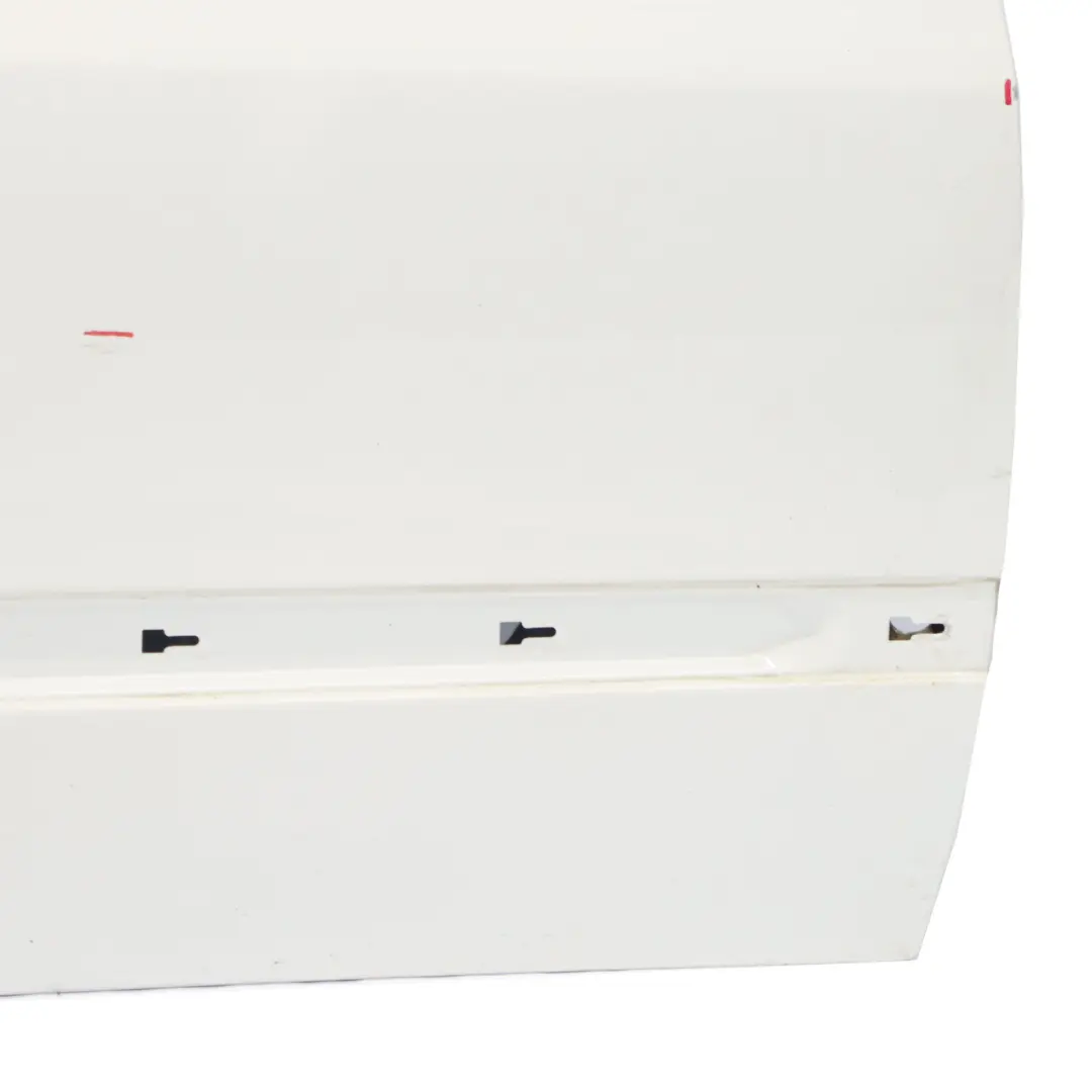 Puerta Delantera Derecha Blanco Calcita - 650 para Mercedes CLC CL203 con número de pieza A2037201605 Mercedes CLC CL203 Puerta Delantera Derecha Blanco Calcita - 650 - SKU A2037201605-CW1 - Número de pieza A2037201605