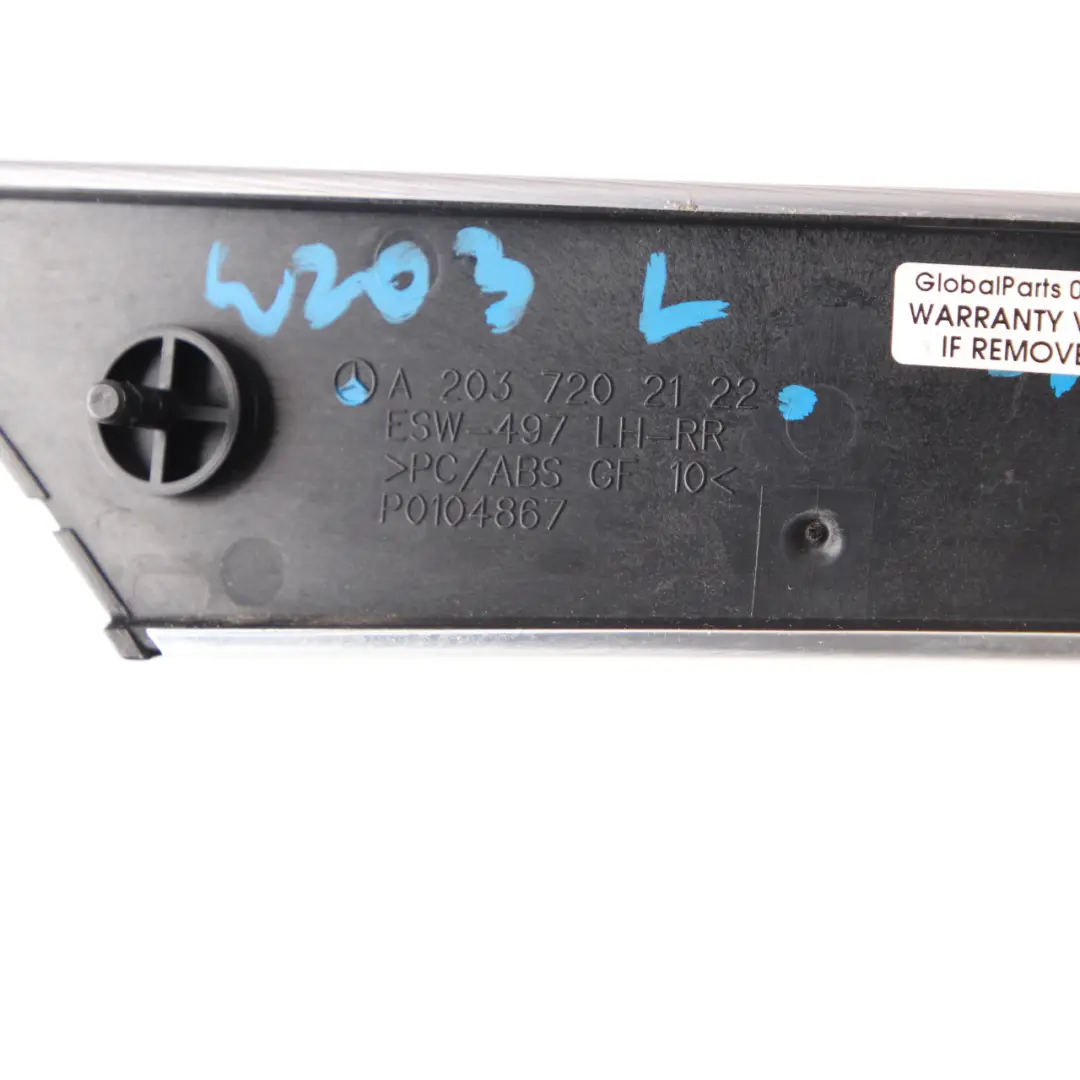Mercedes W203 S203 Tapa de la Puerta Interior Delantero Izquierdo - SKU A2037202122 - Número de pieza A2037202122