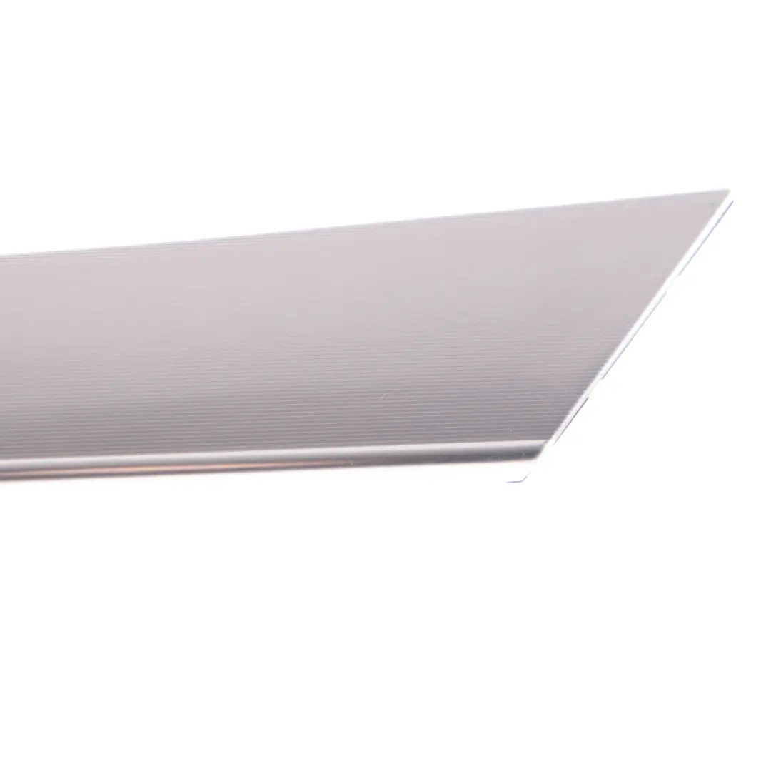 Mercedes W203 S203 Striscia copertura porta Trim anteriore sinistro - SKU A2037202122 - Numero di parte A2037202122
