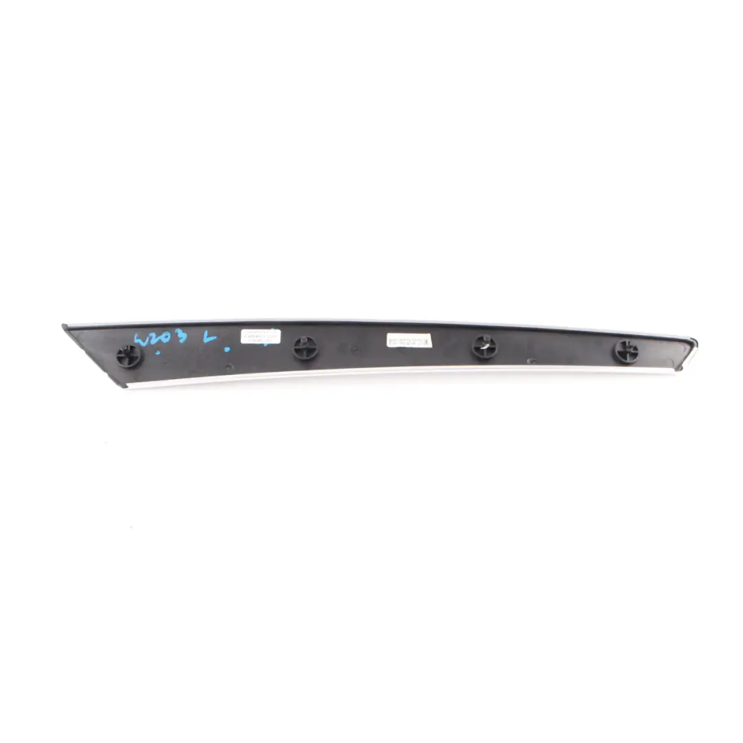 Mercedes W203 S203 Striscia copertura porta Trim anteriore sinistro - SKU A2037202122 - Numero di parte A2037202122