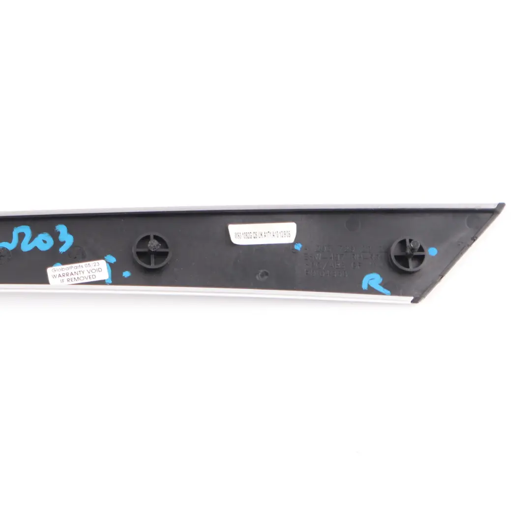 Mercedes W203 S203 Striscia copertura porta Trim anteriore destro - SKU A2037202222 - Numero di parte A2037202222