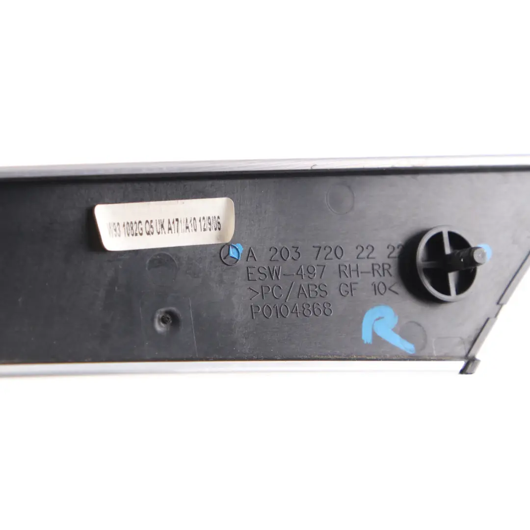 Mercedes W203 S203 Striscia copertura porta Trim anteriore destro - SKU A2037202222 - Numero di parte A2037202222