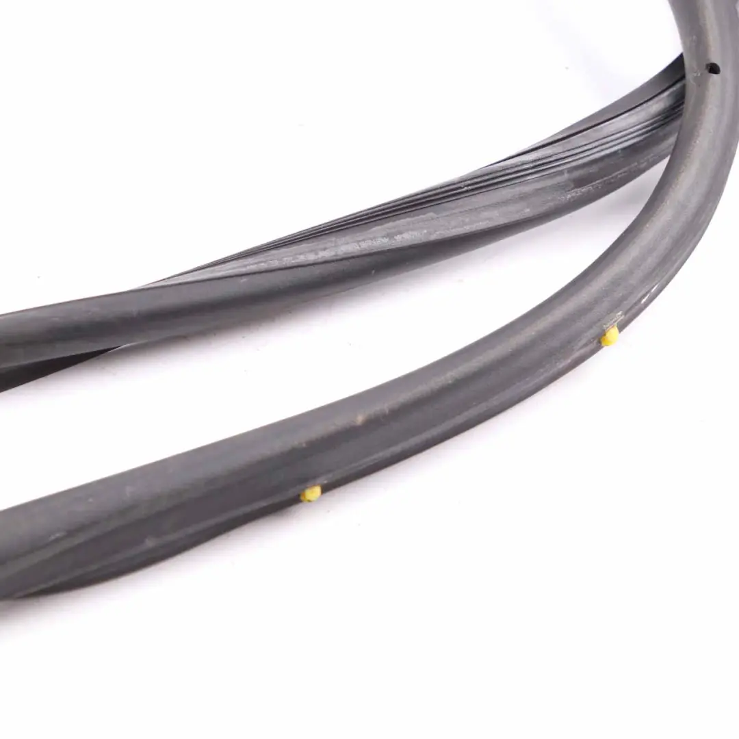 Sello de Puerta Junta Marco Izquierda Tira de Sellado para Mercedes CL203 con número de pieza A2037272930 Mercedes CL203 Sello de Puerta Junta Marco Izquierda Tira de Sellado - SKU A2037272930 - Número de pieza A2037272930