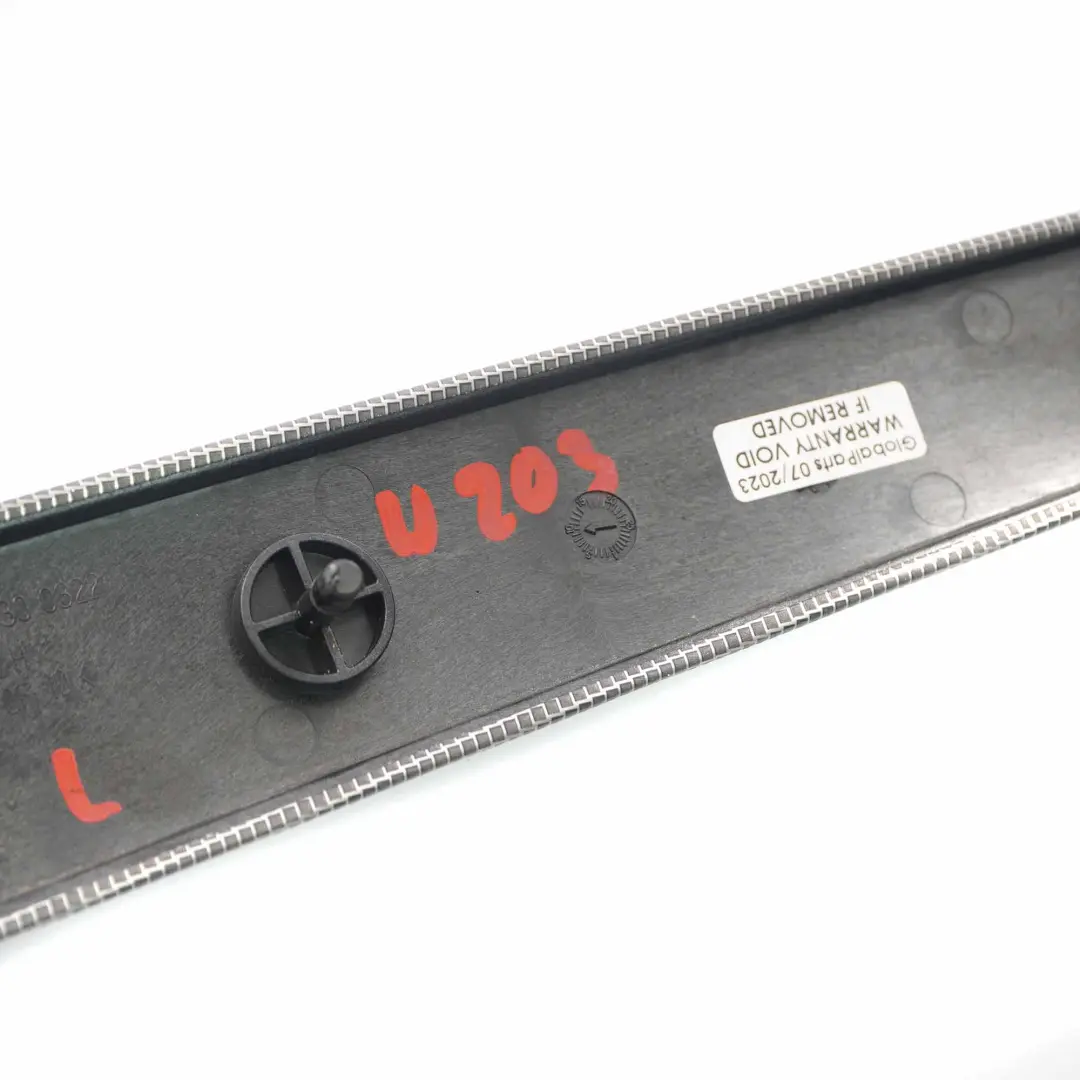 Mercedes W203 Panneau porte arrière gauche Bande décorative - SKU A2037300322 - Numéro de pièce A2037300322