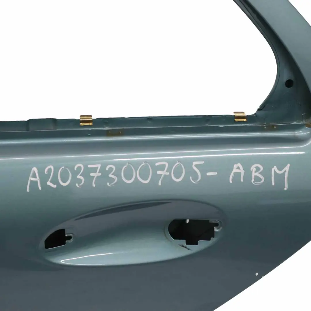 Puerta Trasera Izquierda Aragonite Blue Metallic - 941 para Mercedes W203 con número de pieza A2037300705 Mercedes W203 Puerta Trasera Izquierda Aragonite Blue Metallic - 941 - SKU A2037300705-ABM - Número de pieza A2037300705