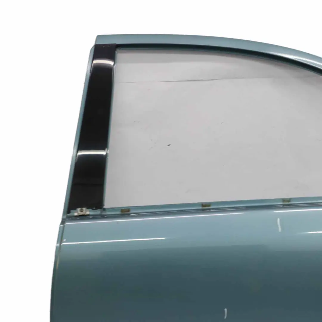 Porta posteriore sinistra Aragonite Blue Metallic - 941 per Mercedes W203 con numero di parte A2037300705 Mercedes W203 Porta posteriore sinistra Aragonite Blue Metallic - 941 - SKU A2037300705-ABM - Numero di parte A2037300705