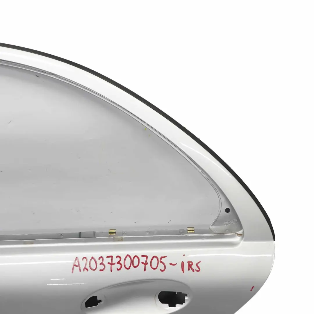 Tür hinten links Limousine Iridium Silber Metallic - 775 für Mercedes W203 mit Teilenummer A2037300705 Mercedes W203 Tür hinten links Limousine Iridium Silber Metallic - 775 - SKU A2037300705-IRS - Teilenummer A2037300705