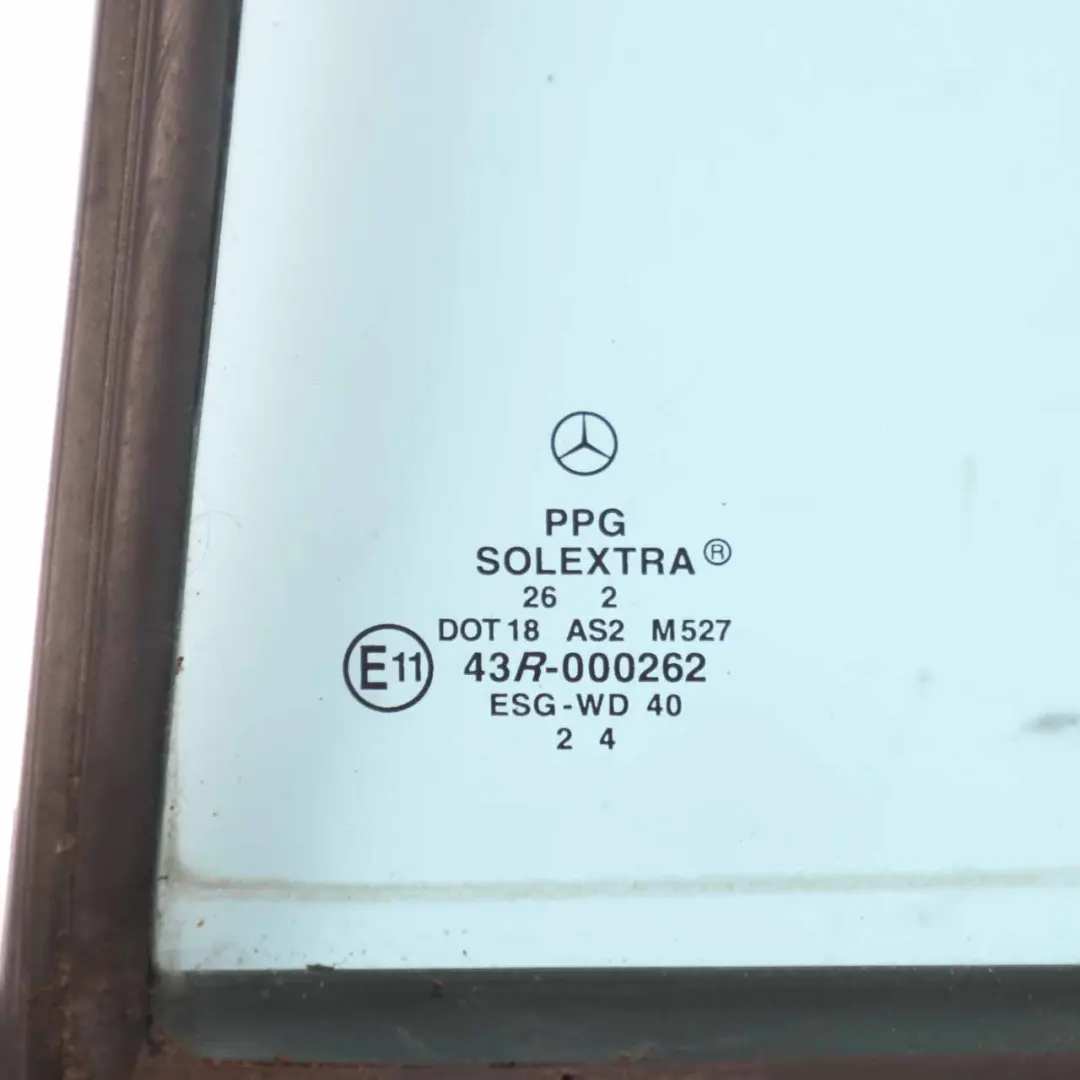 Vitre Latérale Fixe Arrière Gauche AS2 pour Mercedes W203 à propos du numéro de pièce A2037300755 Mercedes W203 Vitre Latérale Fixe Arrière Gauche AS2 - SKU A2037300755 - Numéro de pièce A2037300755