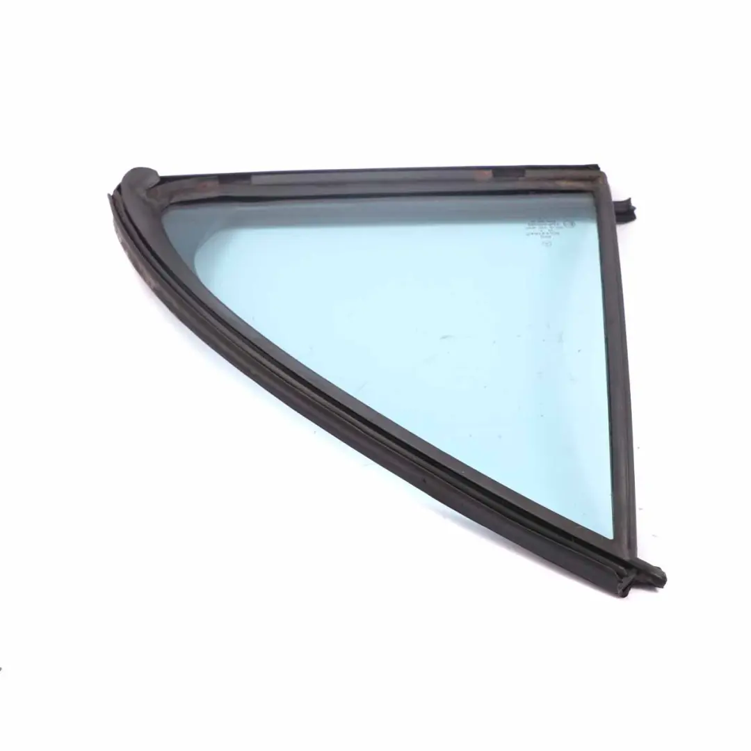 Vitre Latérale Fixe Arrière Gauche AS2 pour Mercedes W203 à propos du numéro de pièce A2037300755 Mercedes W203 Vitre Latérale Fixe Arrière Gauche AS2 - SKU A2037300755 - Numéro de pièce A2037300755