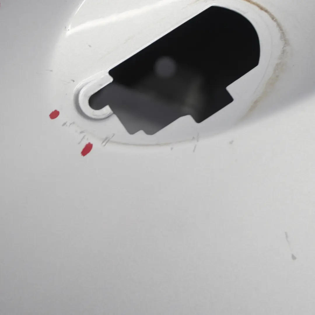 Porta posteriore destra Iridium Silver Metallic - 775 per Mercedes W203 con numero di parte A2037300805 Mercedes W203 Porta posteriore destra Iridium Silver Metallic - 775 - SKU A2037300805-IRS - Numero di parte A2037300805