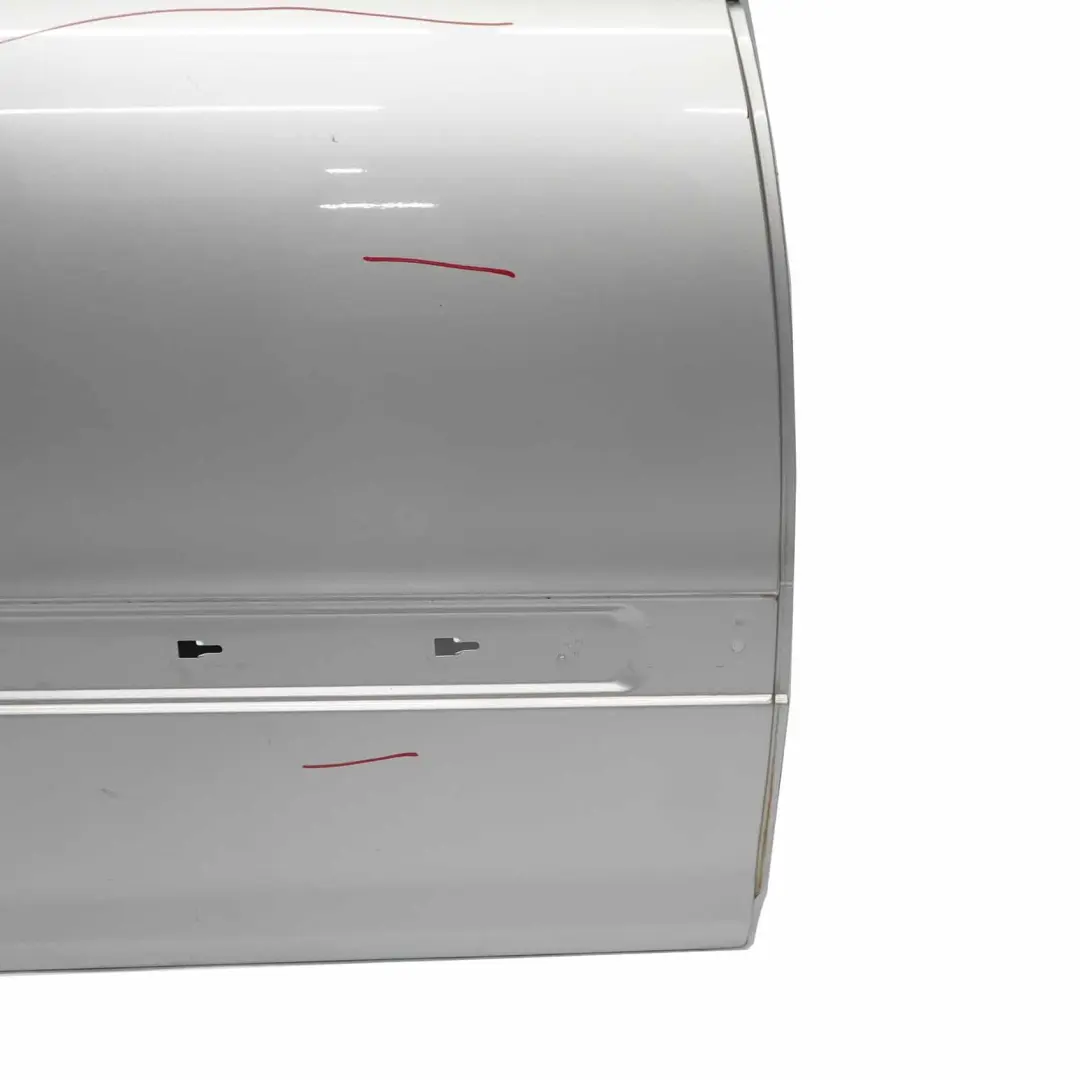 Puerta Trasera Derecha Iridium Silver Metallic - 775 para Mercedes W203 con número de pieza A2037300805 Mercedes W203 Puerta Trasera Derecha Iridium Silver Metallic - 775 - SKU A2037300805-IRS - Número de pieza A2037300805