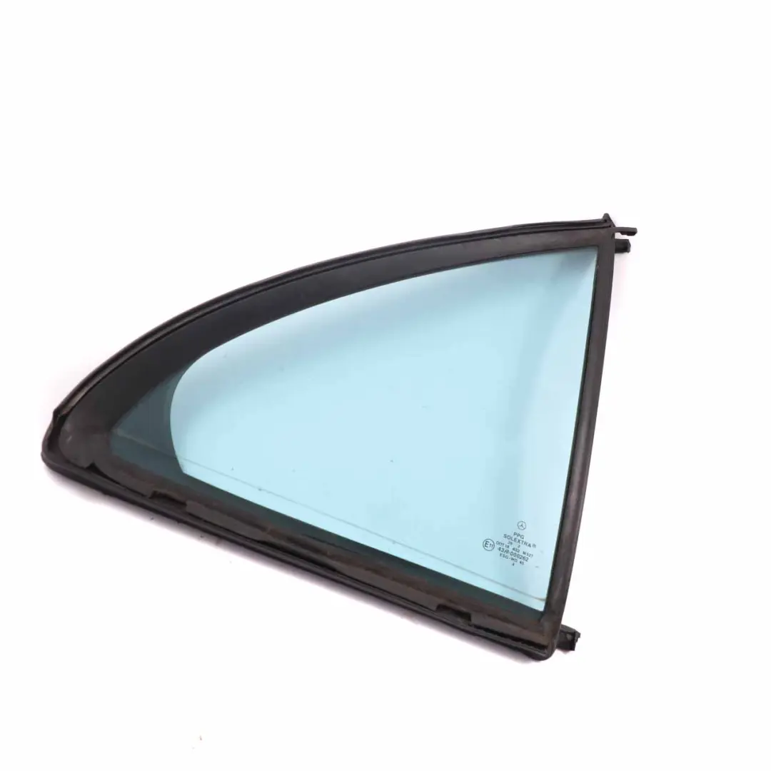 Vitre Latérale Fixe Arrière Droite AS2 pour Mercedes W203 à propos du numéro de pièce A2037300855 Mercedes W203 Vitre Latérale Fixe Arrière Droite AS2 - SKU A2037300855 - Numéro de pièce A2037300855