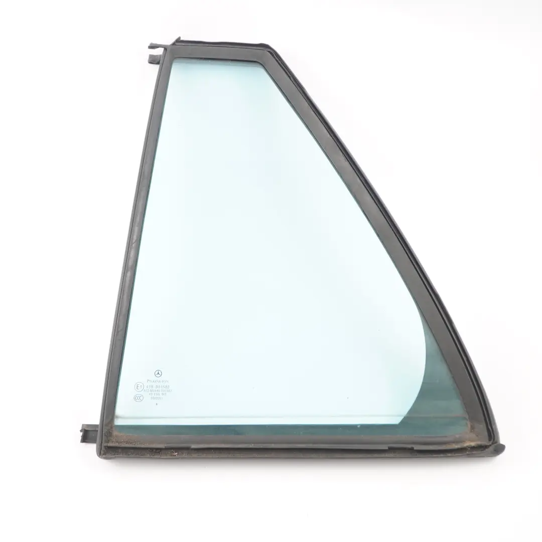 Ventana Lateral Cristal Fijo Puerta Trasera Izquierda AS2 para Mercedes W203 Estate con número de pieza A2037300955 Mercedes W203 Estate Ventana Lateral Cristal Fijo Puerta Trasera Izquierda AS2 - SKU A2037300955 - Número de pieza A2037300955