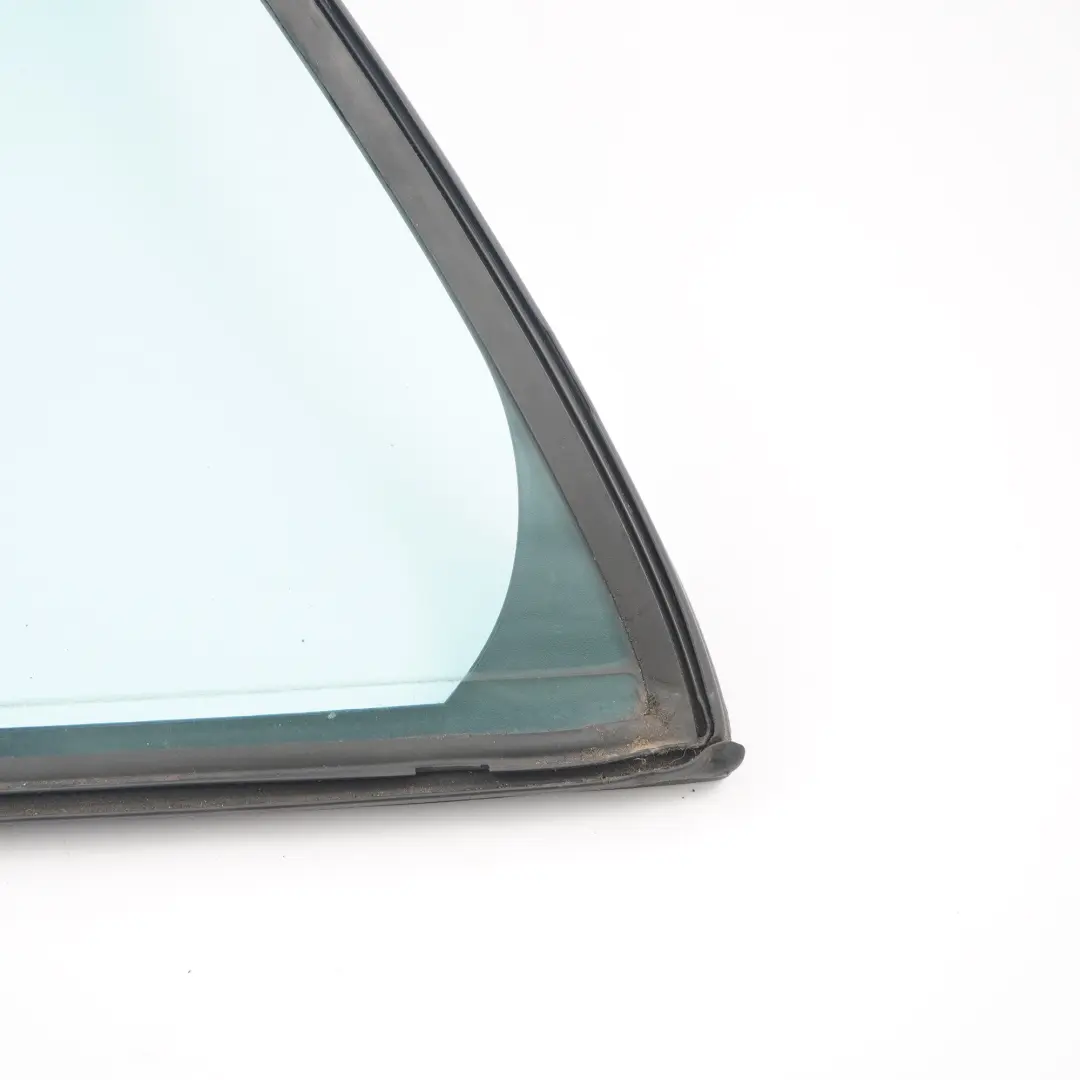 Seitenscheibe Festverglasung Tür hinten links für Mercedes W203 Kombi mit Teilenummer A2037300955 Mercedes W203 Kombi Seitenscheibe Festverglasung Tür hinten links - SKU A2037300955 - Teilenummer A2037300955