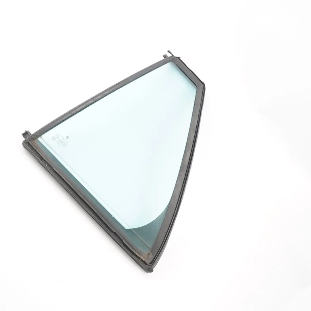 Ventana Lateral Cristal Fijo Puerta Trasera Izquierda AS2 para Mercedes W203 Estate con número de pieza A2037300955 Mercedes W203 Estate Ventana Lateral Cristal Fijo Puerta Trasera Izquierda AS2 - SKU A2037300955 - Número de pieza A2037300955