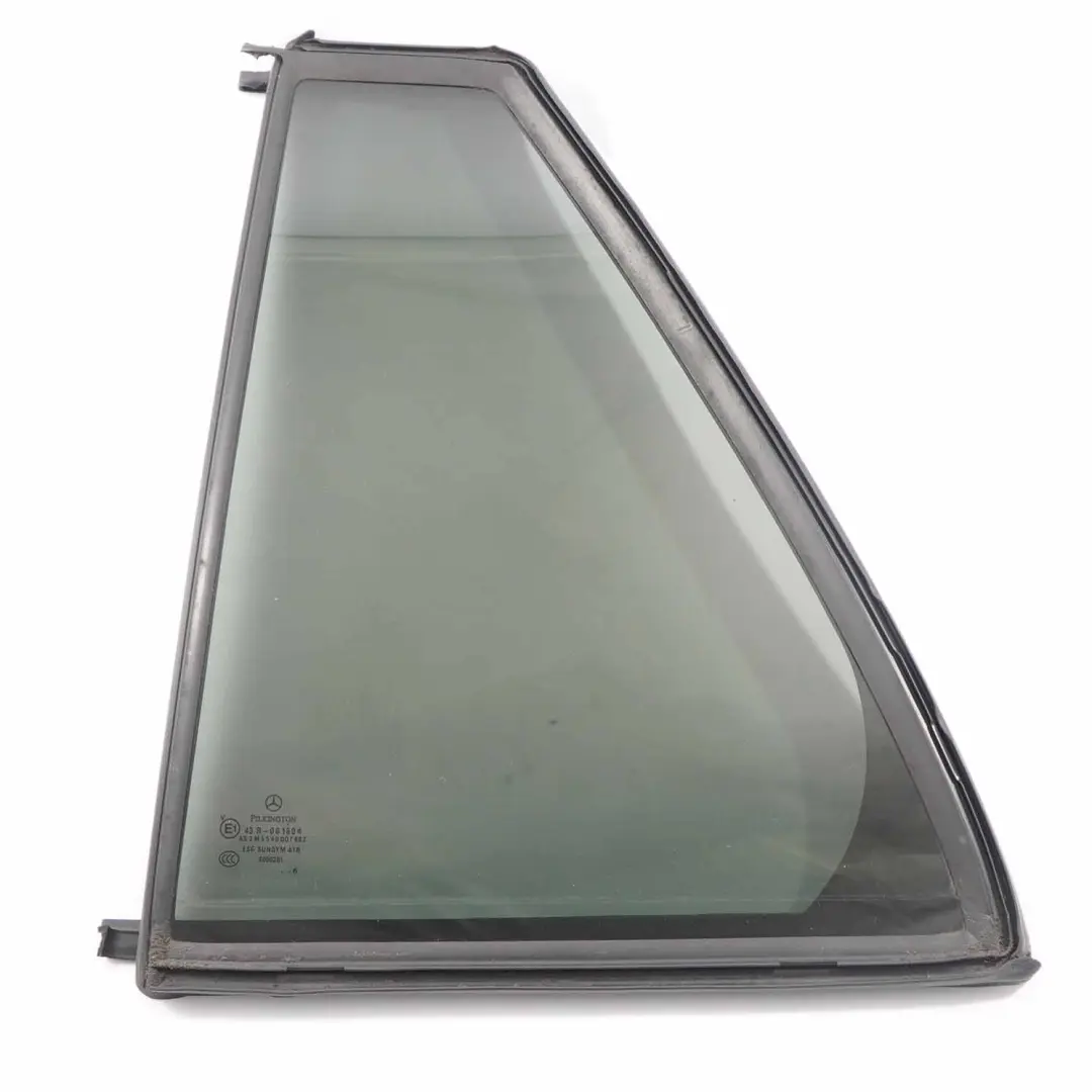 Fenêtre Latérale Porte Arrière Gauche Verre AS3 pour Mercedes W203 Touring à propos du numéro de pièce A2037302155 Mercedes W203 Touring Fenêtre Latérale Porte Arrière Gauche Verre AS3 - SKU A2037302155 - Numéro de pièce A2037302155