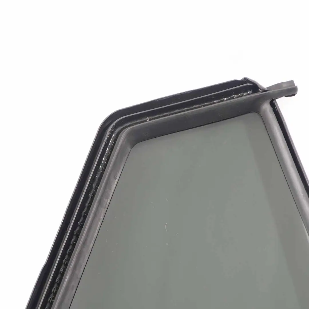 Puerta Ventana Lateral Izquierda Cristal AS3 para Mercedes W203 Touring con número de pieza A2037302155 Mercedes W203 Touring Puerta Ventana Lateral Izquierda Cristal AS3 - SKU A2037302155 - Número de pieza A2037302155