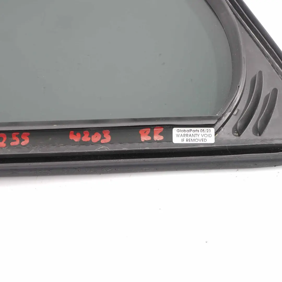 Seitenfenster Tür hinten rechts Glas AS3 für Mercedes W203 Kombi mit Teilenummer A2037302255 Mercedes W203 Kombi Seitenfenster Tür hinten rechts Glas AS3 - SKU A2037302255 - Teilenummer A2037302255
