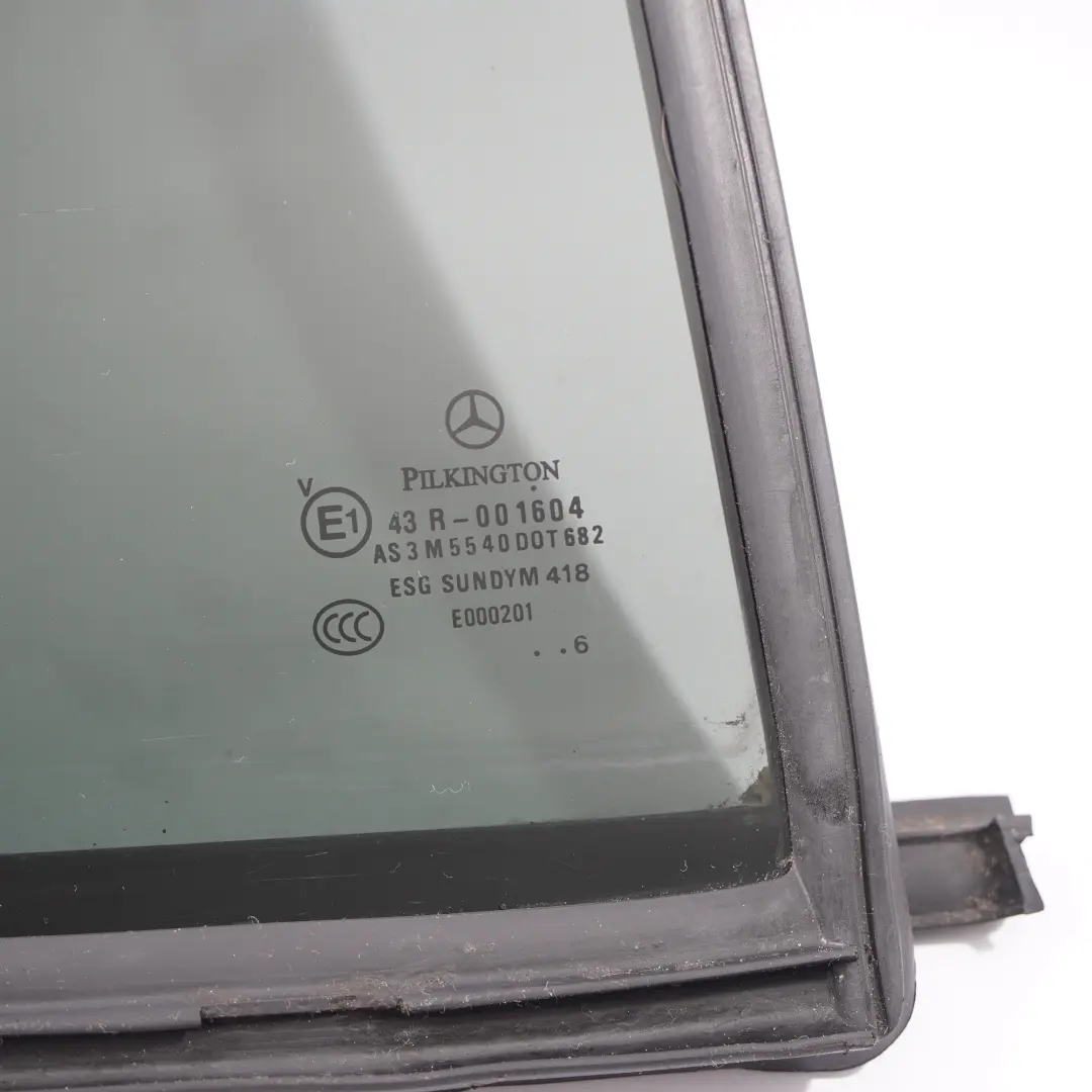 Seitenfenster Tür hinten rechts Glas AS3 für Mercedes W203 Kombi mit Teilenummer A2037302255 Mercedes W203 Kombi Seitenfenster Tür hinten rechts Glas AS3 - SKU A2037302255 - Teilenummer A2037302255
