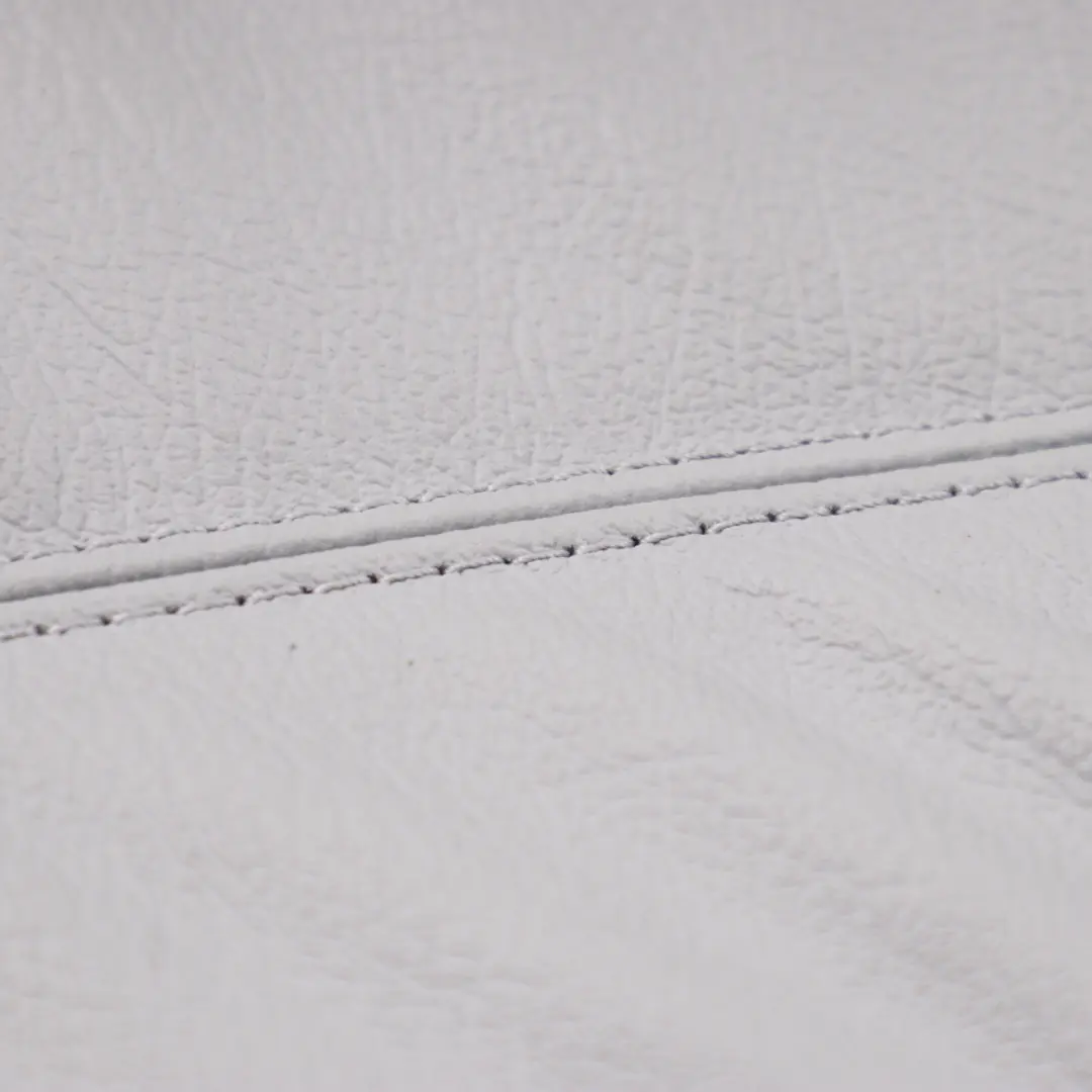 Türkarte Hinten Rechts Verkleidungs Platte Grau Leder für Mercedes W203 mit Teilenummer A2037303862 Mercedes W203 Türkarte Hinten Rechts Verkleidungs Platte Grau Leder - SKU A2037303862 - Teilenummer A2037303862