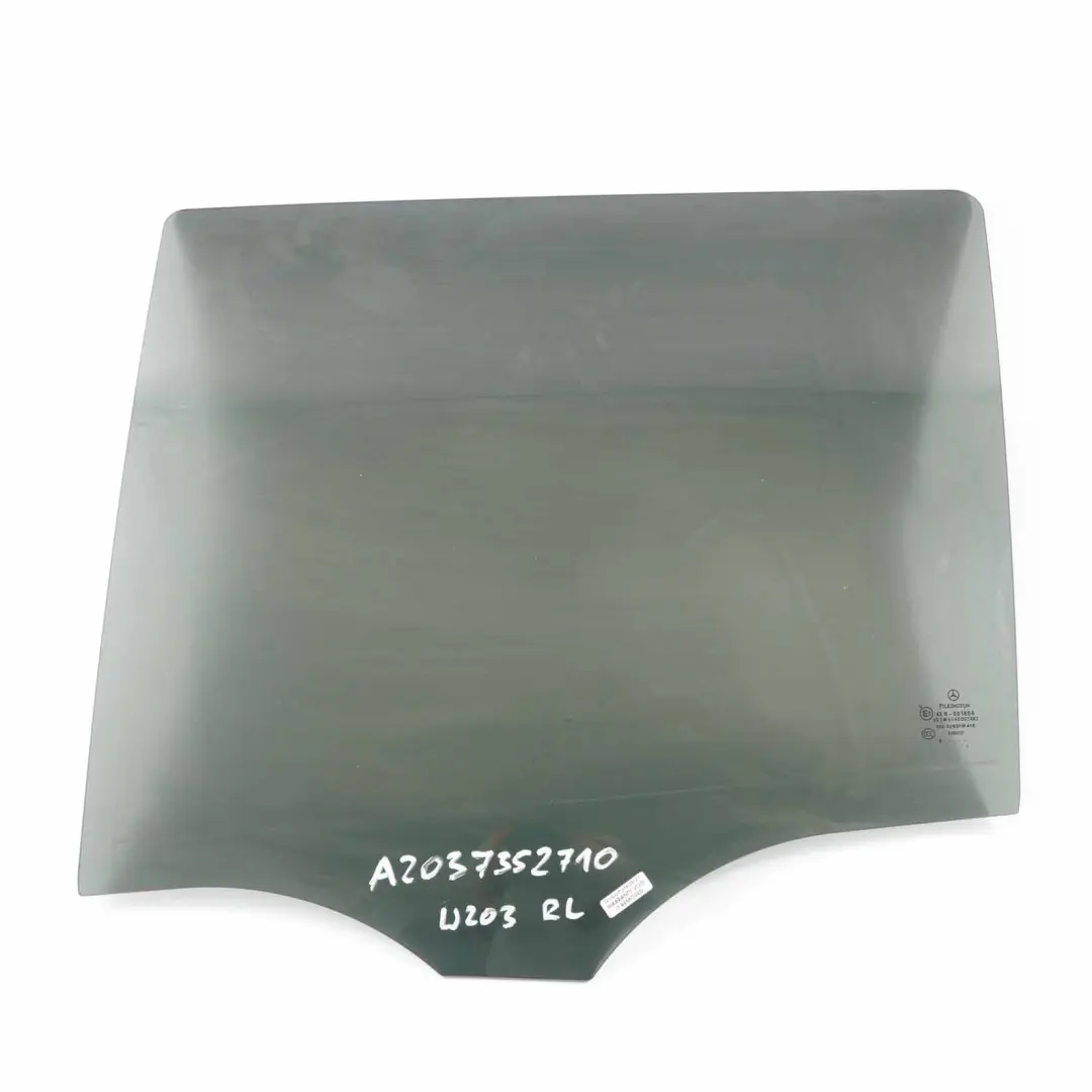 Vetro posteriore sinistro Nero AS3 per Mercedes W203 Berlina con numero di parte A2037352710 Mercedes W203 Berlina Vetro posteriore sinistro Nero AS3 - SKU A2037352710 - Numero di parte A2037352710