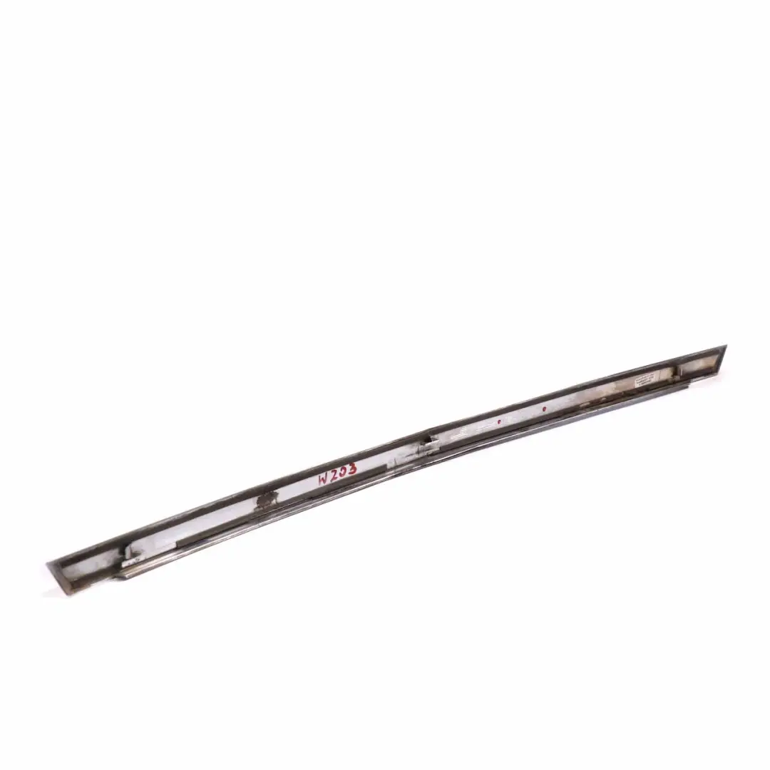 Mercedes CL203 Embellecedor Tapa Portón Trasero Cromado - SKU A2037430193 - Número de pieza A2037430193