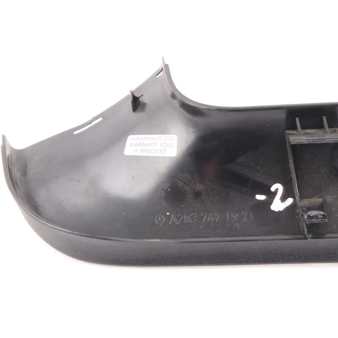 Kofferraumklappe Innenverkleidung Abdeckung links Fensterrahmen für Mercedes CL203 mit Teilenummer A2037471971 Mercedes CL203 Kofferraumklappe Innenverkleidung Abdeckung links Fensterrahmen - SKU A2037471971-2 - Teilenummer A2037471971