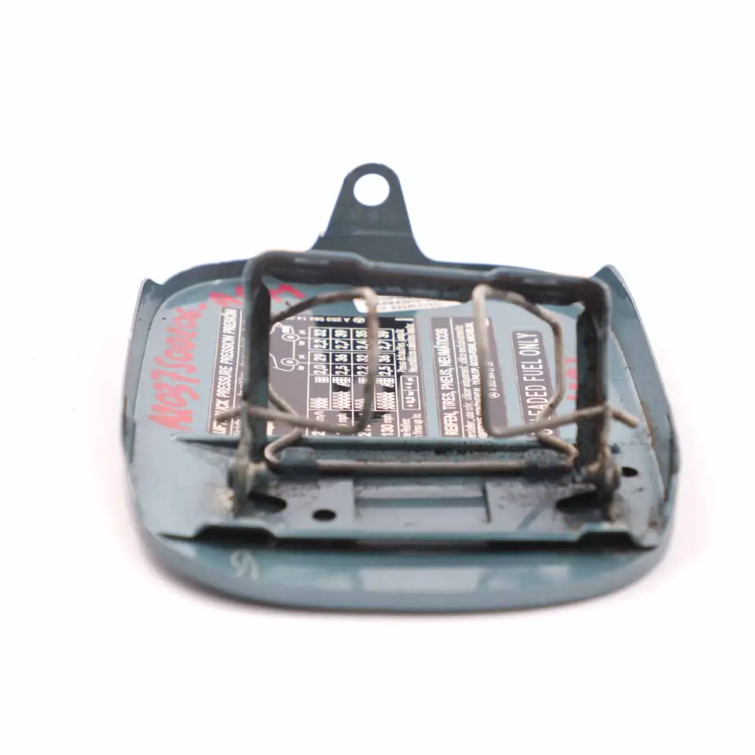 Coperchio tappo serbatoio carburante Aragonite Blue Metallic - 941 per Mercedes W203 con numero di parte A2037500206 Mercedes W203 Coperchio tappo serbatoio carburante Aragonite Blue Metallic - 941 - SKU A2037500206-ABM - Numero di parte A2037500206