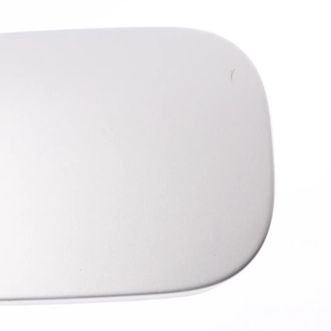 Filler Fill Flap Tankdeckel Abdeckung Iridium Silber Metallic für Mercedes W203 Fuel mit Teilenummer A2037500206 Mercedes W203 Fuel Filler Fill Flap Tankdeckel Abdeckung Iridium Silber Metallic - SKU A2037500206-IRS - Teilenummer A2037500206