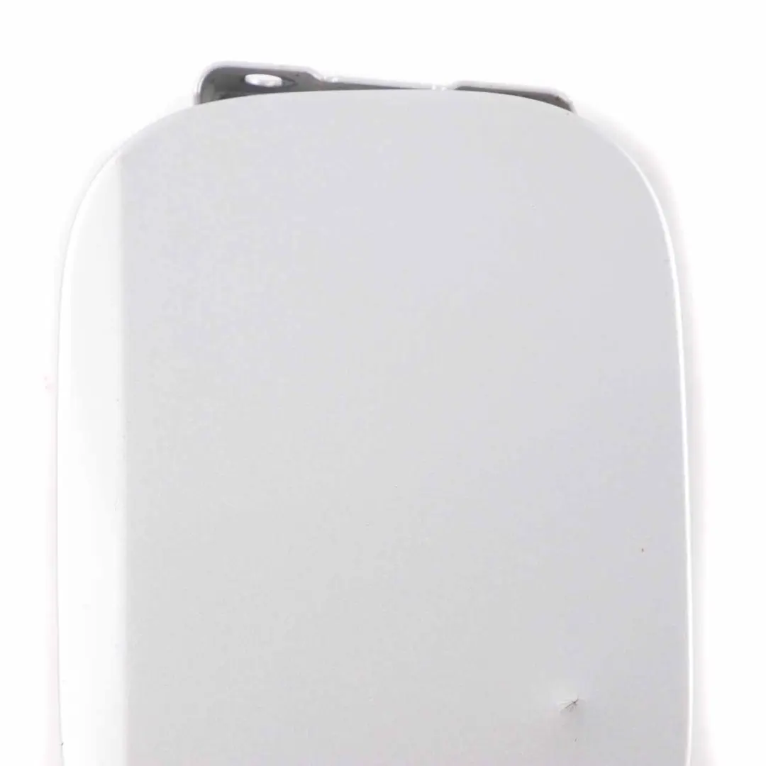 Tapa Depósito Combustible Flap Iridium Silver - 775 para Mercedes CL203 con número de pieza A2037500806 Mercedes CL203 Tapa Depósito Combustible Flap Iridium Silver - 775 - SKU A2037500806-IRS - Número de pieza A2037500806