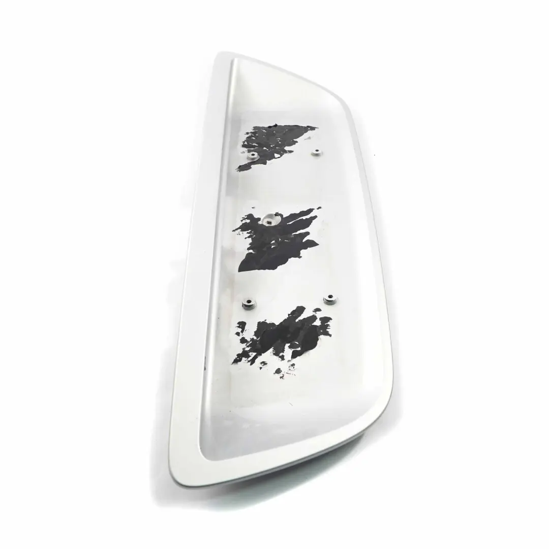 Portamatrículas Maletero Portón Trasero Plata Iridium para Mercedes W203 con número de pieza A2037500881 Mercedes W203 Portamatrículas Maletero Portón Trasero Plata Iridium - SKU A2037500881-IRS1 - Número de pieza A2037500881
